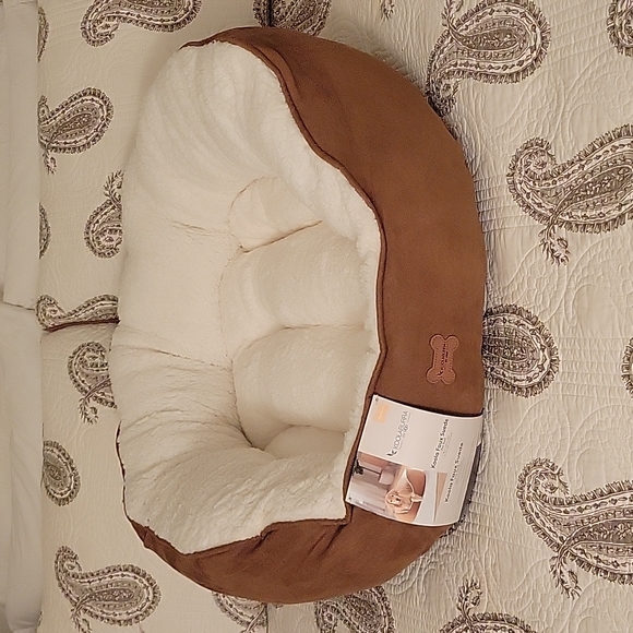 Kookaburra by Ugg Pet Bed